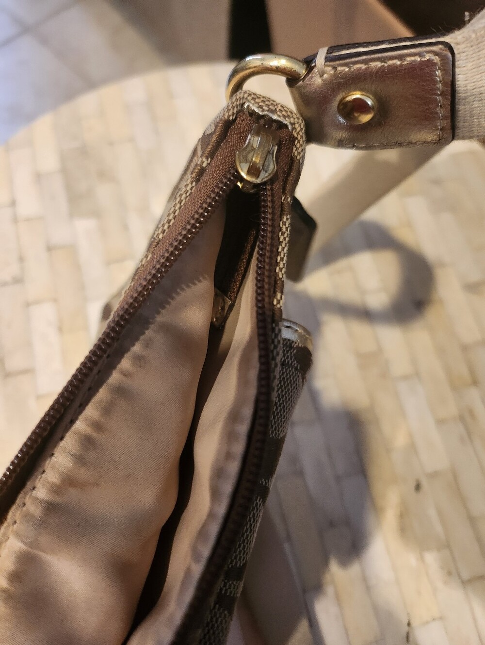 Coach Penelope Signature Turnlock Swingpack - Picture 7 of 7